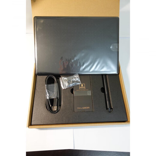 WACOM Digital Tablet CTL672 handgezeichnete Board-Computermalerei-Pinsel-Schreibschreiber Online-Kurs Animation PS Handgezeichnete Comic-Board Brandneue ungeöffnete CTL-672 Deluxe Edition