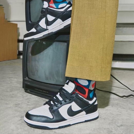 
Nike basketball shoes men's shoes DunkLowSB low-top sports casual shoes versatile and fashionable lightweight breathable skateboard shoes trendy products DD1391-100/Black and white panda 43