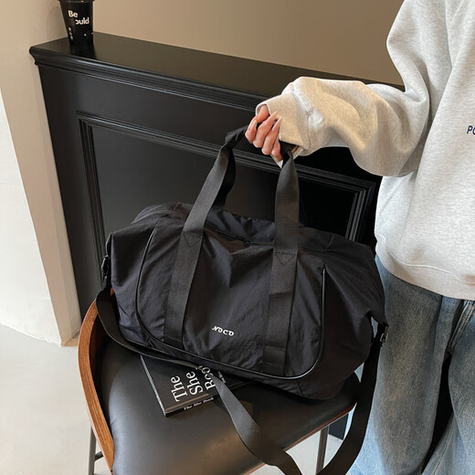 Neue Kurzstrecken-Reisetasche für Frauen mit großer Kapazität Leichtes Duffle Bag Fitness Bag Expansion Vielseitiger Modetrend-Crossbody-Tasche Schwarzer regulärer Stil