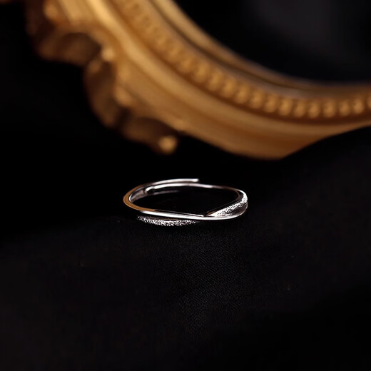Mansheng S999 sterling silver Möbius ring ring for women niche design high-end ring couple 2026 new trend S999 silver Möbius ring