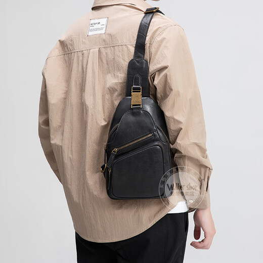 Sac de poitrine Walker Shop pour hommes [Cuir de tête tanné aux légumes sélectionnés] 2025 NOUVELLE SAG COSSBOCK MENS POUR LE MONNE SAGLE SPORTATIQUE À TRENDY NOIR (hauteur 28,5 * Largeur 19 * Épaisseur 4cm)