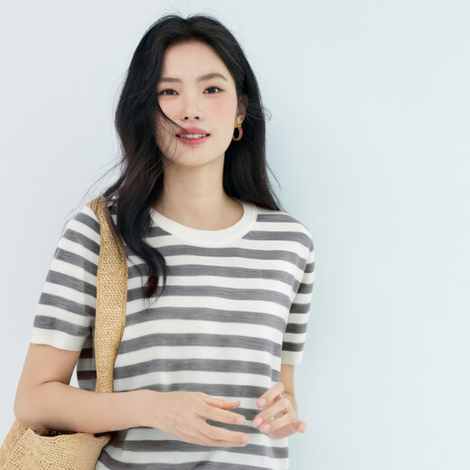 
Eifli (eifini) Eifli round neck striped sweater for women's summer three acetate thin breathable short-sleeved top 2025 summer new style gray M 105-115Jin [Jin equals 0.5 kg]