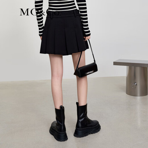 MO&Co. Three-dimensional pleated shorts and culottes, A-line shorts, short skirts, casual pants, high-waisted skirts, Moan