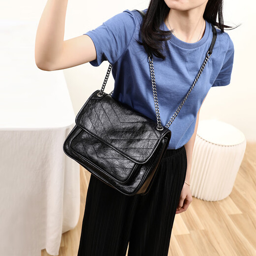 CALVIAKRIM2025 four-season new chain bag one-shoulder crossbody postman bag oil wax leather large capacity luggage genuine leather bag women black