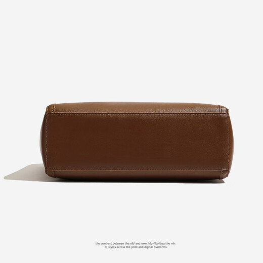 Kinstrdz Tote Bag Femme 2025 Nouvelle capacité de grande capacité en cuir authentique High Sense Commuter à une épaule sac d'anniversaire Brown Brown