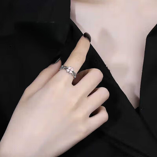 Ji Sifan ring women's single ring light luxury fashion jewelry versatile simple jewelry birthday gift anniversary gift for girlfriend and wife four-leaf clover white diamond ring