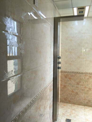 
Qiaosi floor-standing style wall-mounted shower screen bathing rain constant temperature shower set bathing device booster nozzle 3882H Huan Ye Hei manual temperature control floor-standing digital display model