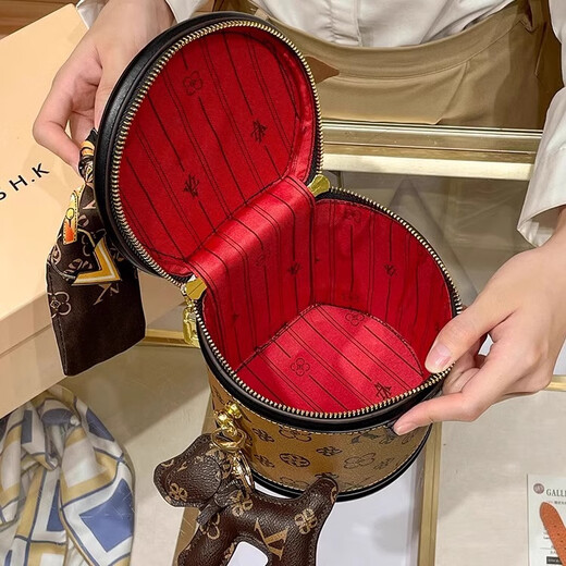 ESDS香港品牌包包女包2025新款轻奢复古法棍水桶包单肩斜挎时尚小圆包 大号NK/拼色（专柜礼盒套装）