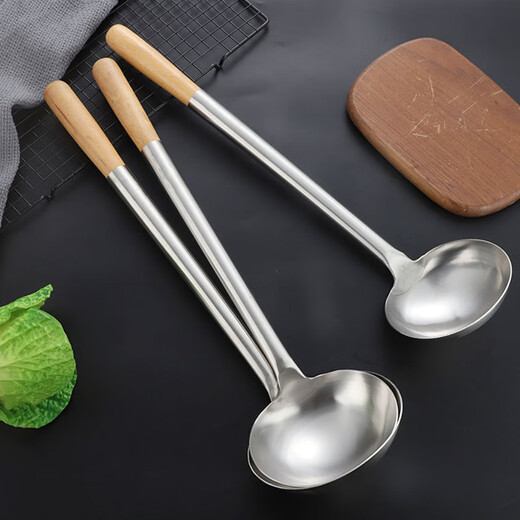 Chuwanya stainless steel cooking spoon wooden handle chef spatula 10 taels commercial catering thickened large soup spoon hotel long handle spoon
