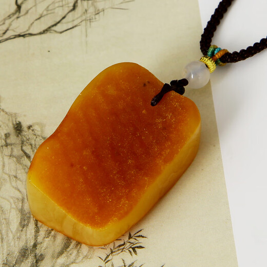 Famous family beeswax pendant for men and women, natural amber raw leather raw stone necklace Baltic Sea accessories birthday gift giving