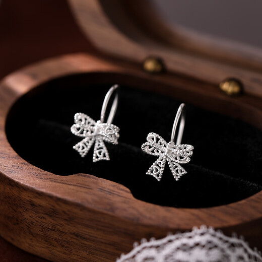 Qi Xiaomi s999 Pure Silver Hollow Bow Earrings Women's Pure Silver Earrings Light Luxury 2025 New Earrings High-end Earrings Pair of Hollow Bow Earrings 999 Pure Silver