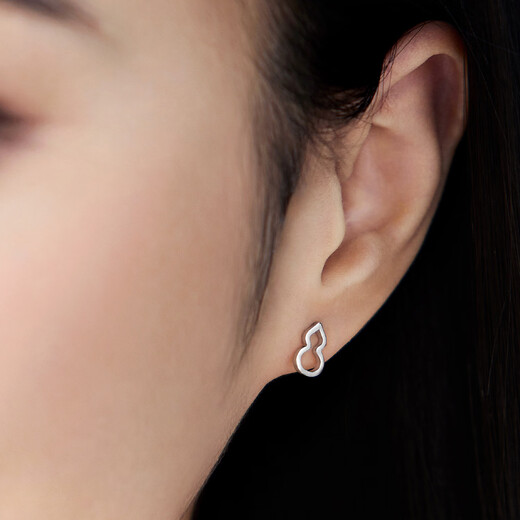 Lukfook Jewelry Platinum Earrings Gourd Platinum 950 Hollow Earrings Price Approximately 1.35g