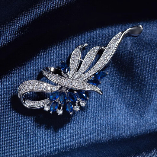 QIWN Corsage Brooch High-end Exquisite Fashion Light Luxurious Temperament Matching Suit for Mother’s Birthday Gift Women’s Pin Birch Gold