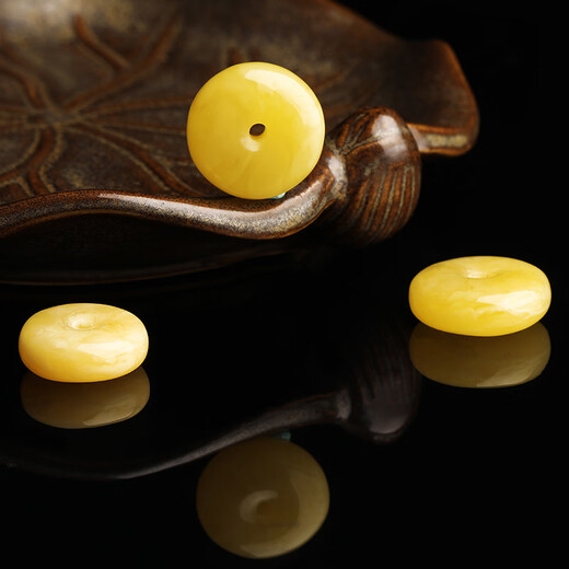 Yanyun jewelry natural beeswax safe buckle loose beads Buddha head Russian amber white flower back cloud bracelet diy accessories diameter 17mm