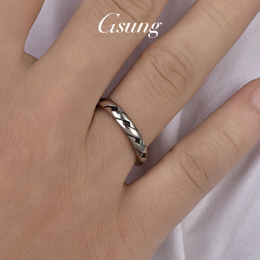 GsunG platinum rhombus ring for men PT950 pure white gold rhombus black gold bracelet for girls fashionable and exquisite ring. Priced by gram. Contact before bidding.
