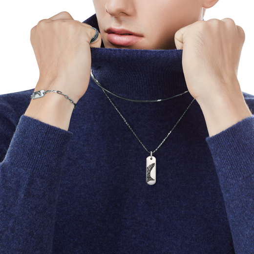 Lao Fengxiang New Product Wing Chifengfa Geometric Square Brand Trendy Cool Classic Platinum Pendant Priced for Men and Women Wing Pendant 14.19