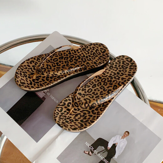 Xinnan beach vacation flip-flops for women ins European and American style leopard print summer net infrared wear flip-flops for bathing sandals flip-flops 38-39 wedge heel 4cm
