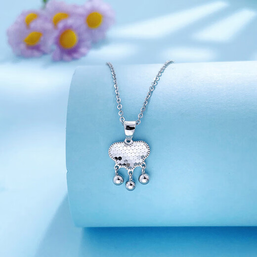 Lao Fengxiang PT950 platinum bell tassel longevity lock fish scale ruyi lock pendant diamond brand star meteor ring pendant platinum about 2.27g/ platinum bell longevity lock fish scale pendant