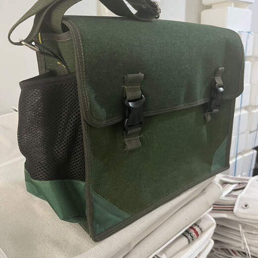 He Jiangong bricklayer woodworking site tool bag thickened new canvas bag construction extra thick hardware tool bag thickened wear-resistant lower number white 35*30*15