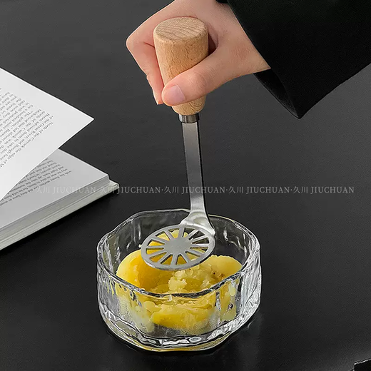 Yusenyi ins style stainless steel wooden handle mud press kitchen potato sweet potato taro mud press tool food supplement cooking artifact one pack 1ml one pack