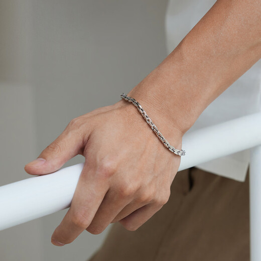 Lukfook Jewelry platinum 950 interlocking olive-shaped platinum bracelet, price F63P0036DS 12.42 grams (including labor cost 1081 yuan) - female 18cm