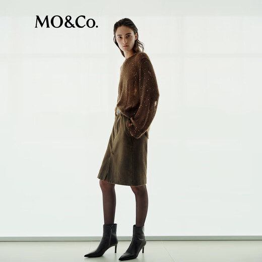 MO / CO. [Série Noir] Jupe 2025 Automne Nouveau produit Velvet fumé rétro avec courroie MBE3SKT023 BRORN S