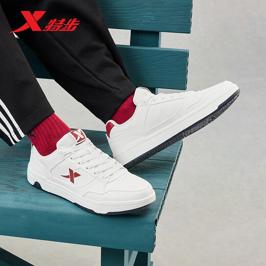 Xtep men's shoes, sneakers, board shoes, men's winter warm, non-slip, wear-resistant 2025 new white shoes, casual shoes for students
