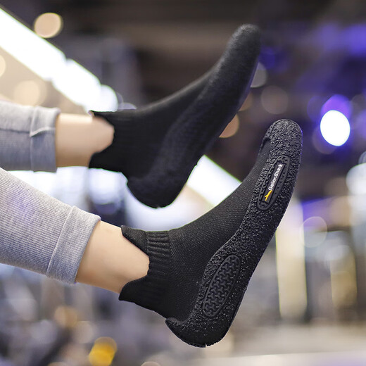 Japanese silent indoor sports shoes and socks for the gym, ultra-light, shock-absorbing, breathable, non-slip, soft-soled yoga rope skipping, calm gray, wrapped with liquid sole, 34-35, one size too small