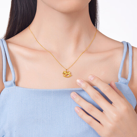 Safir 18K gold pendant for girls, Trojan horse pendant as a birthday gift for girlfriend 18K gold Trojan horse pendant