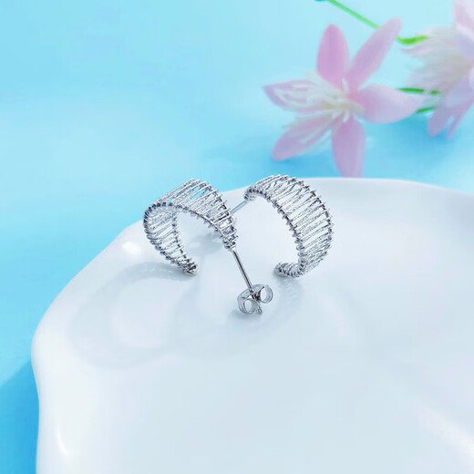 Beijing Gold Trading Center Co., Ltd. platinum earrings pt950 wire-wound C-shaped small fresh earrings for women as a gift for girlfriend and wife, about 3.76g