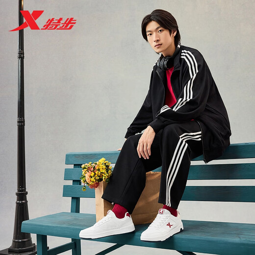 Xtep men's shoes, sneakers, board shoes, men's winter warm, non-slip, wear-resistant 2025 new white shoes, casual shoes for students