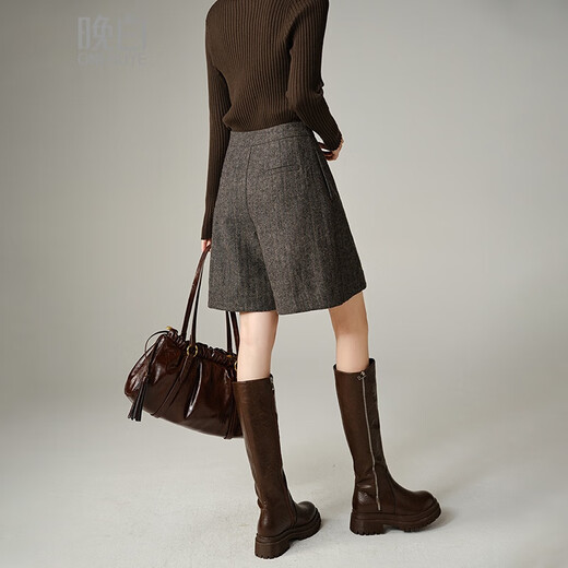 Late White New Product 2025 This Year's Popular Western Style Sheep Wool Versatile Small People Wool Boot Pants Fashionable Casual Shorts Brown 28