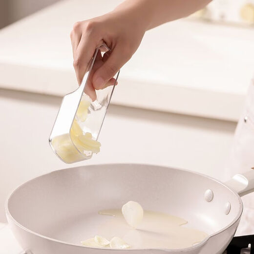 LZJV ginger and garlic grinder three-in-one potato slicer household ginger paste garlic shred multi-functional garlic pounding and vegetable cutting artifact zero-damage fingertip hand protection design green grater + slicing + grinding