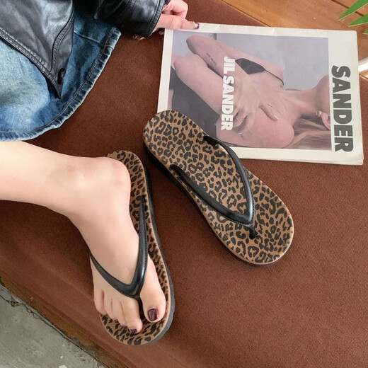 Xinnan beach vacation flip-flops for women ins European and American style leopard print summer net infrared wear flip-flops for bathing sandals flip-flops 38-39 wedge heel 4cm