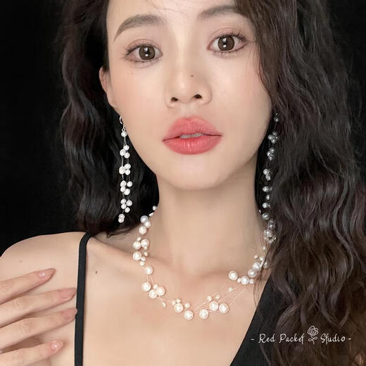 Red Pocket French Antique Natural Freshwater Pearl Necklace with Multi-layered Side-by-side Gypsophila Clavicle Galaxy Fantasy Necklace with Side-by-side Wrapped Style