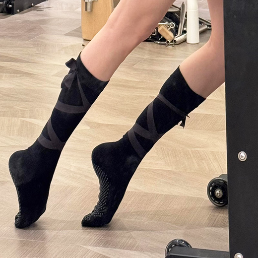 BIBK Japanese Yoga Socks Pilates Socks with Bows for Fitness Special Sports Socks Dotted Anti-Slip Stockings Five Finger Style-Black Pair