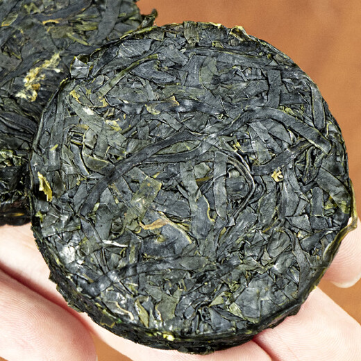 Whale Ganlang compressed kelp shreds dry goods round cake kelp ready-to-eat marine vegetables cold kelp seedlings tender special meal wholesale compressed kelp shreds 22g*12 pieces