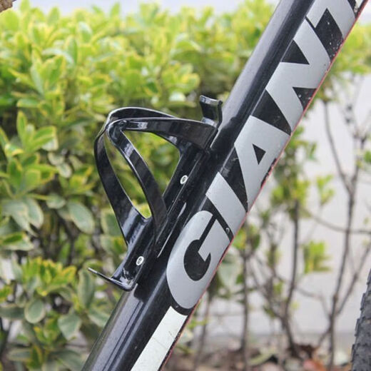 Cycling kettle, road mountain bike extruded professional equipment, large-capacity food-grade sports water cup, portable fitness water bottle holder, black plastic style