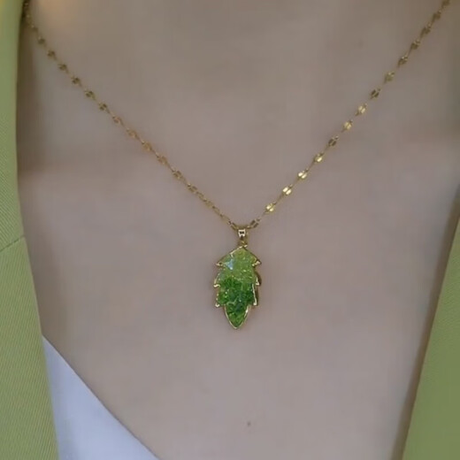 Everlasting Leaf Fairyland Natural Peridot Leaf Pendant Necklace Light Luxury Niche Clavicle Chain 2024 New Style