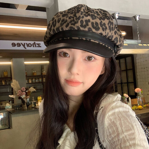 2025 New Retro Leopard Print Beret Girls Autumn Millennial Niche Octagonal Hat Big Head Circumference Showing Face Hat Fashion Brown Leopard Print