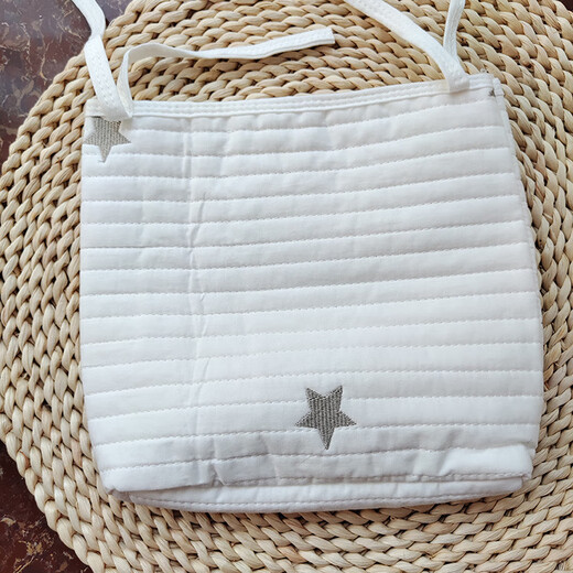 Storage hanging bag diaper diaper newborn clothing toy storage bag baby bedside storage hanging bag bag Huang Xingyue double pocket hanging bag (50*35cm)