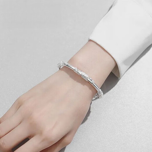 Hong Kong genuine Pt950 platinum bracelet for women, 18k gold glossy solid bracelet, fashionable moissanite bracelet for gift, about 9.5g, pure silver flowery bracelet, free brand gift box #certificate