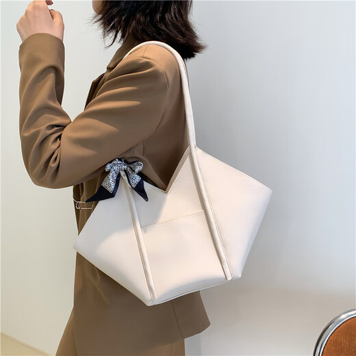 优观时尚潮流贝壳单肩女包2025款春季简约大容量学生时尚单肩包托特包 黑色 均码