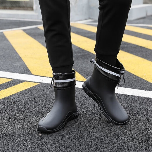 Herren Regenschuhe elastische Kordelschnur Mittelröme nicht rutschfeste wasserdichte Schuhe Weiche Sohle Wasserstiefel Dicke Sohle bequeme Küchenkleidung-resistente helle Schuhe Schwarz plus wasserdichtes Mund, nicht entfernt zu werden 43