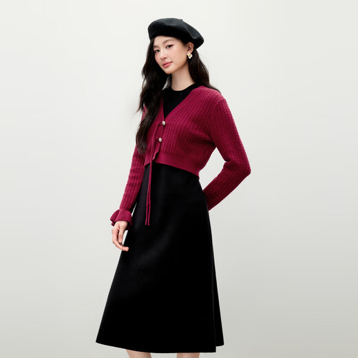 Qiushui Yiren's temperament plate-button knitted cardigan 2026 New Year's shirt elegant national style V-neck dress two-piece set burgundy S