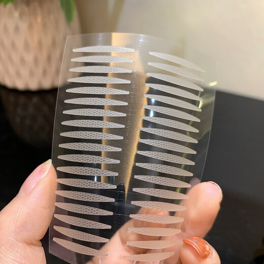 Hanbel inner double swollen eyelids invisible traceless natural matte double eyelid patch for sagging eyelids one-sided makeup artist flesh color matte-olive (suitable for single eyelids + swollen eyelids) 108 stickers 3 pictures