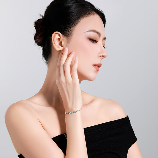 Mengjinyuan platinum bracelet, broken matte coin, four-leaf clover, flashing PT950 platinum as a gift for girlfriend, weighs about 5.5g, chain length is about 19cm