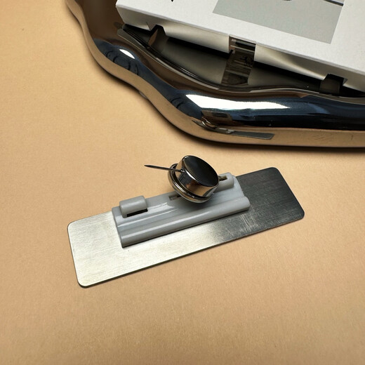 Xiaohongshu's same school emblem two-stripe pin turns magnetically and won't hurt down jackets, school uniforms and protective equipment, powerful magnetic suction, silver, 3 pieces, popular pack