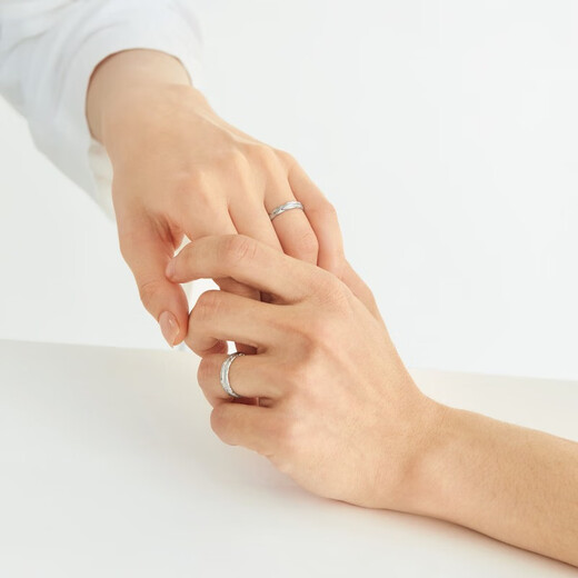 Chow Sang Sang 18K White Gold Ring Love Secret Cupid Feather Ring 91920R Pricing 16 Circles