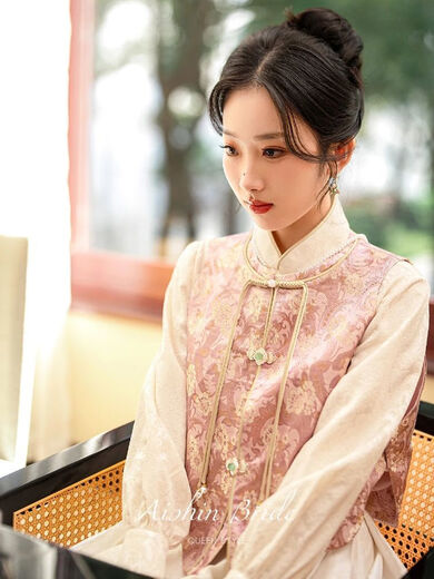 2025 new autumn three-piece engagement toast dress set plus size fat mm new Chinese style vest shirt horse skirt set vest + shirt + necklace + horse skirt four-piece set high quality M recommended 95-105 Jin Jin equals 0.5 kg